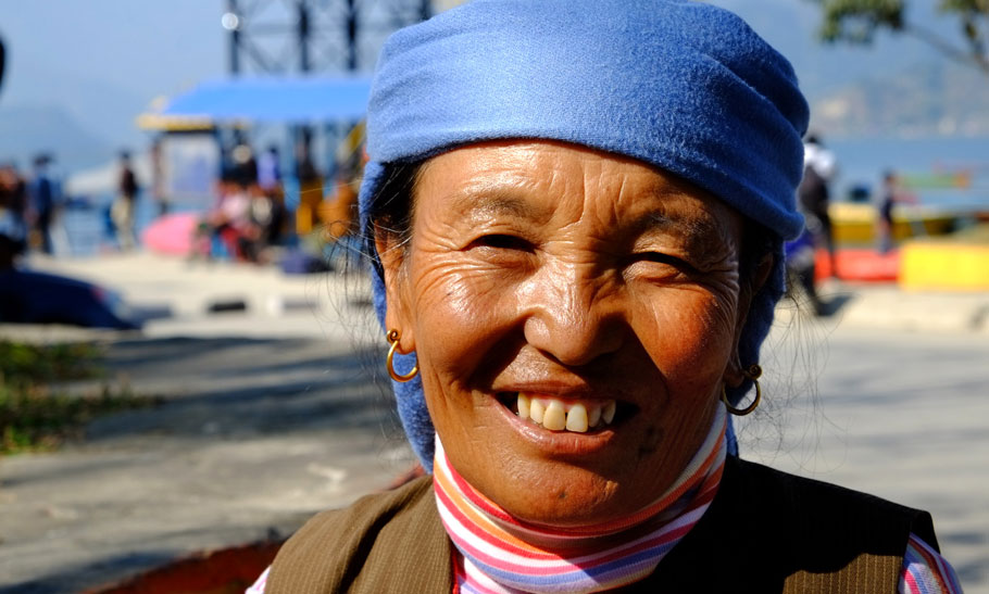 gurung lady in pokhara-tour